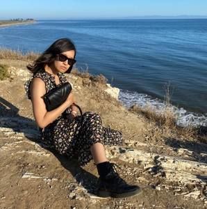 Meet your Posher, Julia